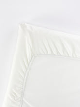 Load image into Gallery viewer, BabyBjörn Travel Crib Light Fitted Sheet